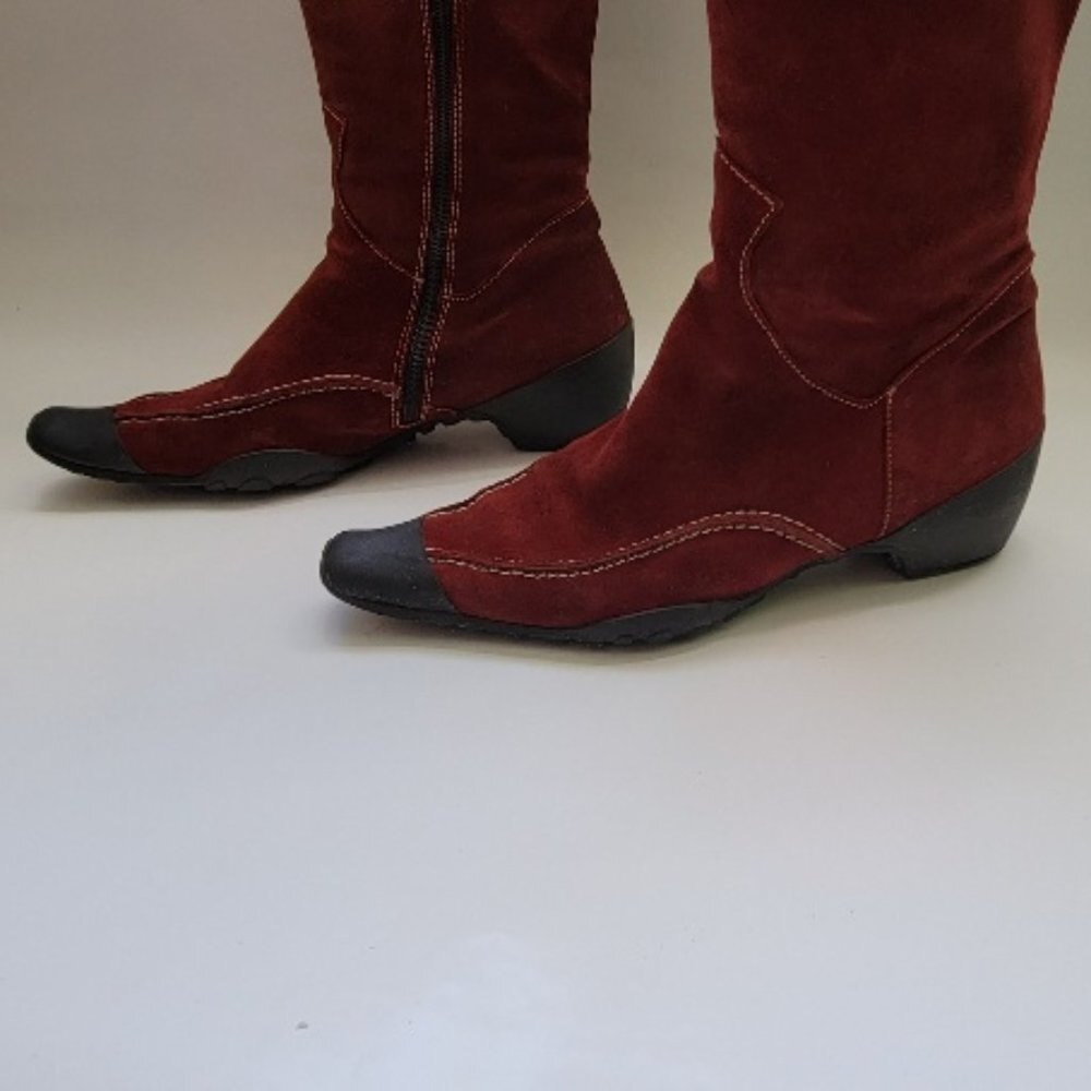 WOMENS TALL SUEDE BOOTS SIZE  38 1/2" USED - Picture 6 of 16